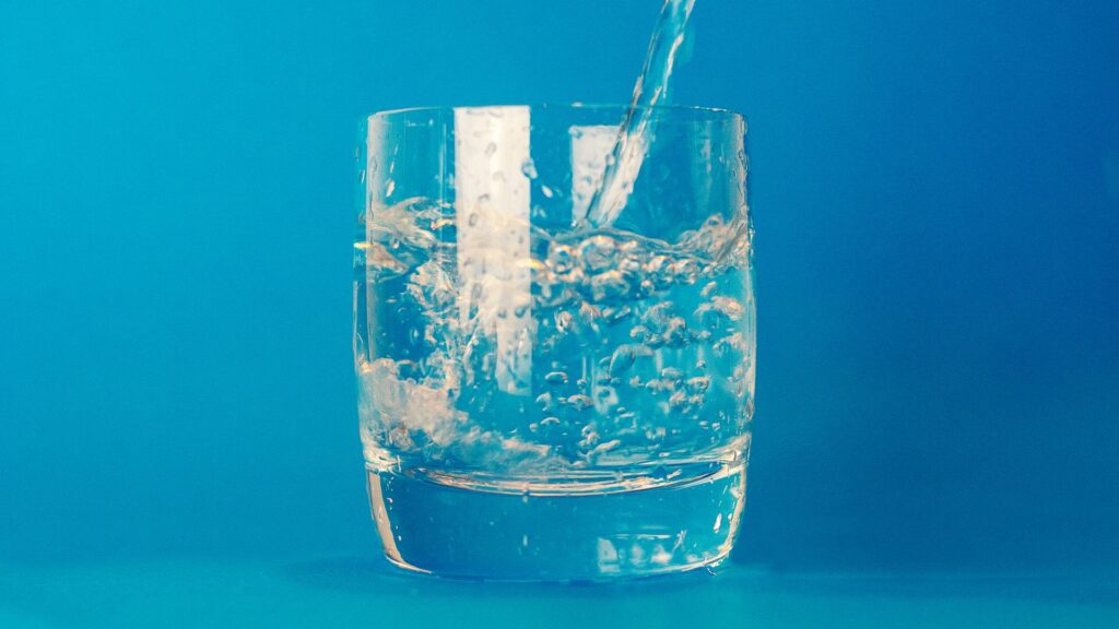 Microplastiques dans l’eau potable :